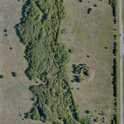 A GIF showing how an orthomosaic overlaid on a LiDAR point cloud provides context to the land.&nbsp;